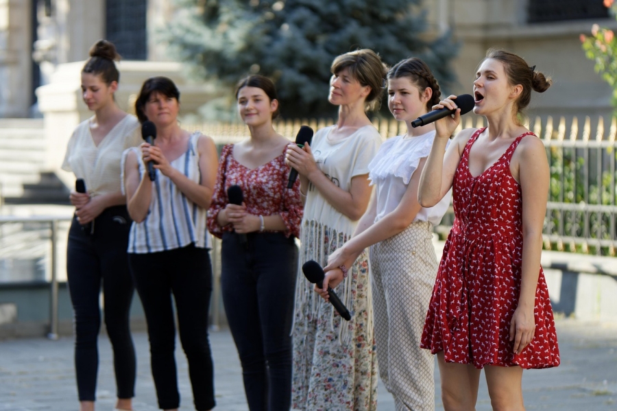 How to Start, Improve, and Build a Successful Singing Career