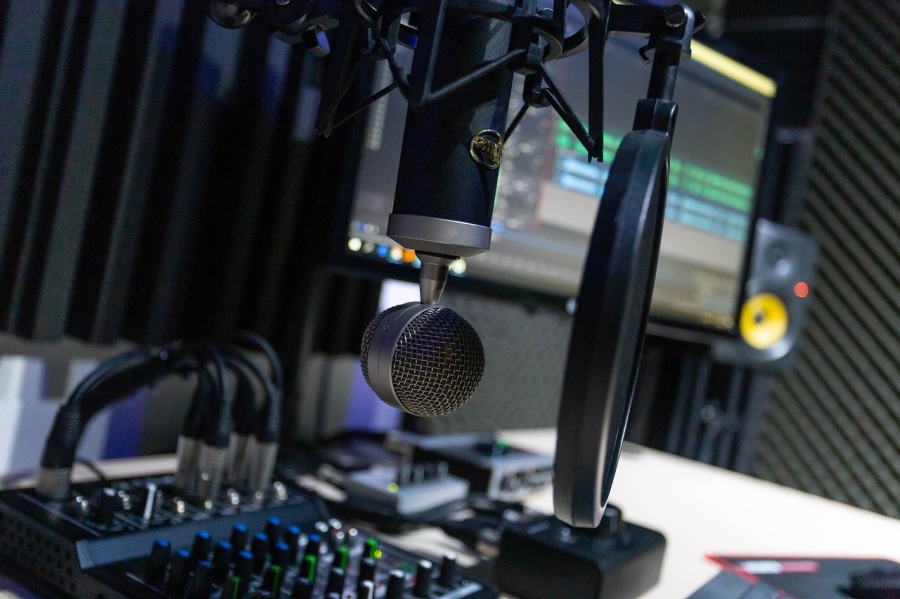 What Are Radio and Podcasting Industry Jobs?