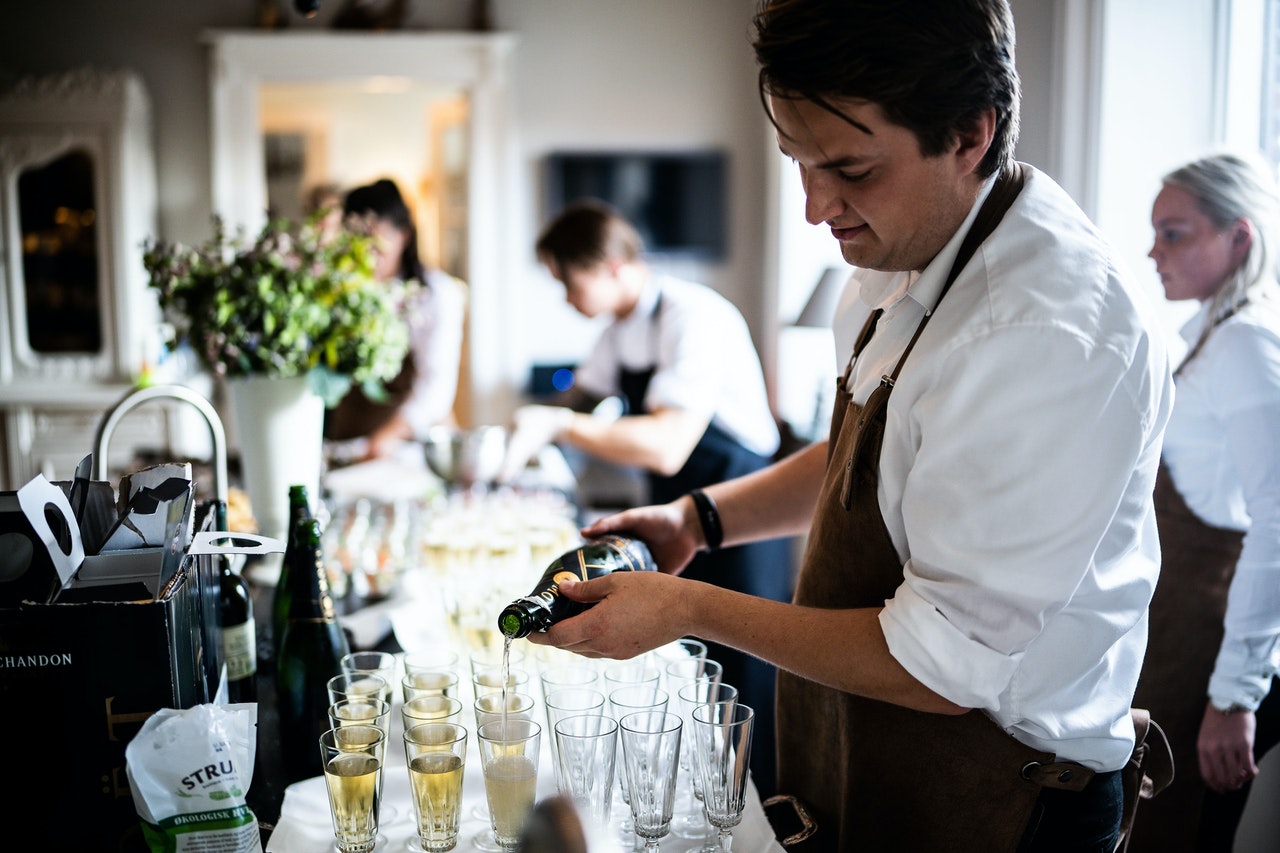 Catering assistant -air nz napier lounge x 2